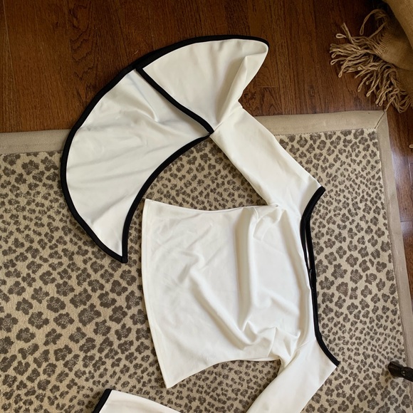 Cute boutique top! - Picture 2 of 4